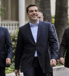 tsipras-andando.jpg