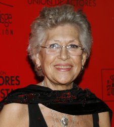pilar_bardem_fondorojo.jpg