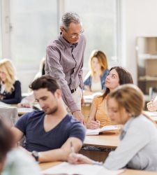 profesor-225-istock.jpg