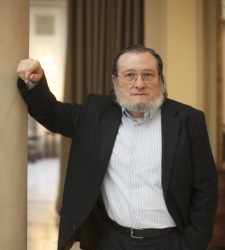 becerra-apoyado.jpg