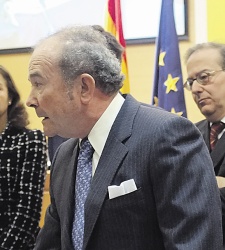 alvaro-bustamante-225.jpg