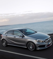 Mercedes-Benz llama a revisión miles de coches de su Clase A