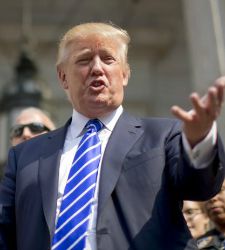 trump-mano.jpg