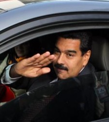 Maduro obliga por decreto a bajar los <b>precios de los coches</b> en Venezuela
