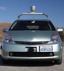 El <i>lobby</i> del automóvil presiona a Google en EEUU para que frene su coche autónomo
