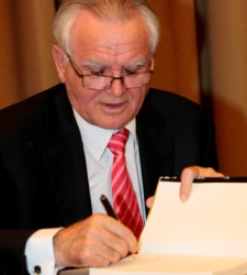 ManuelMedinalibro.jpg