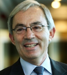 Pissarides_Bloomberg.jpg