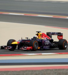 Webber y Vettel lideran los segundos libres en Bahréin; Alonso y Massa, por detrás