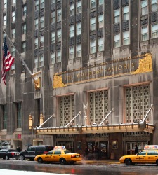 Fachada del hotel Waldorf Astoria en Nueva York