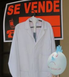 InvestigadoresProtesta225.jpg