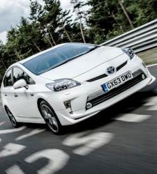 toyota_prius_phev_nurburgring.jpg