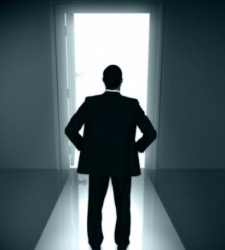 hombre-puerta.jpg