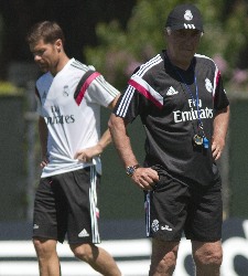 ancelotti-xabi-alonso.jpg
