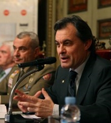 artur-mas-militar.jpg