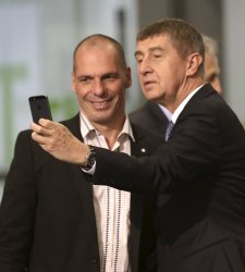 varufakis-babis.jpg