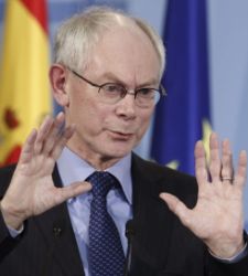 van-rompuy-manos.jpg