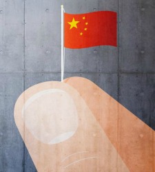 china-bandera-mano.jpg