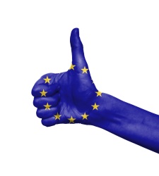 europa-mano-positivo-istock.jpg