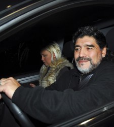 Maradona-conduce-reuters-2011.jpg