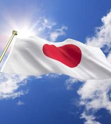 japon-bandera-cielo.jpg