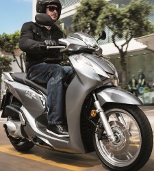 honda_scoopy_sh_300i.jpg