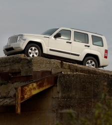 <b>Chrysler</b> no llama a revisión 2,7 millones de Jeeps pese al riesgo de incendios