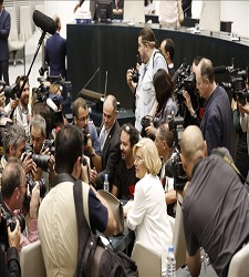 225x250-carmena.jpg