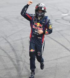 http://www.eleconomista.es/ecomotor/formula-1/noticias/5260614/10/13/Vettel-logra-su-cuarto-mundial-tras-ganar-el-GP-de-India.html