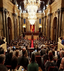 225x250-parlament-cata.jpg