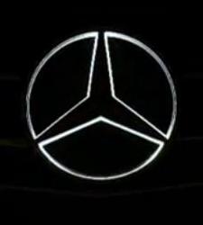 mercedes-benz_logo_iluminado.JPG