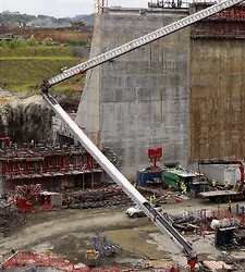 225x250_panama-canal-efe.jpg