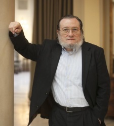 becerra-apoyado.jpg