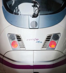 renfe-ave.jpg