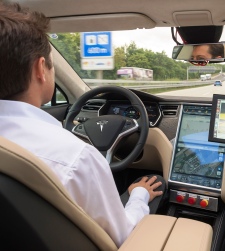 tesla_piloto_automatico.jpg