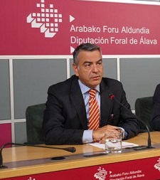 DFADeAndresUribesalgo225.jpg