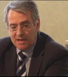 carlossiguenza.JPG