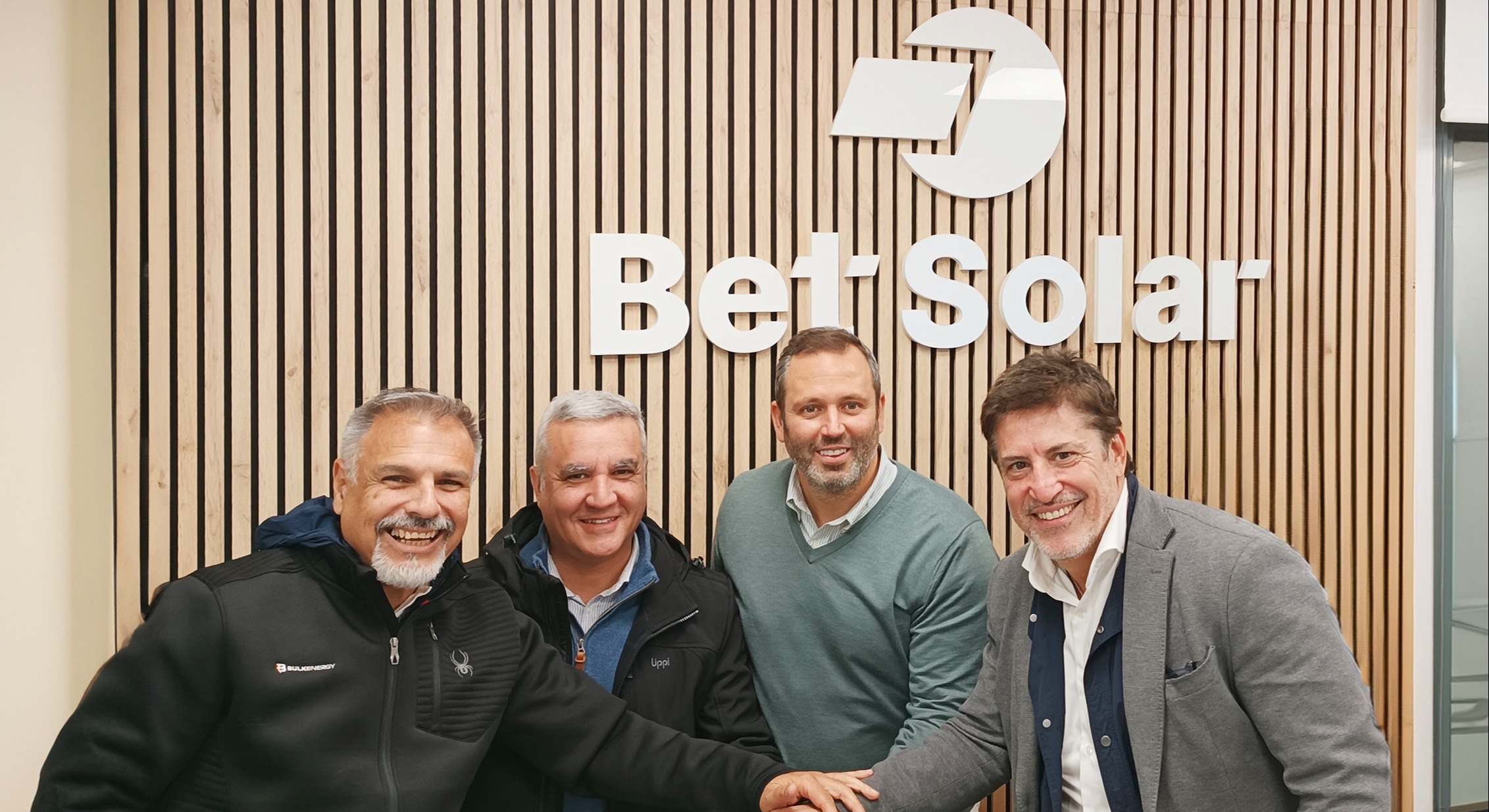 Los directivos de Bulk y de Bet Solar.