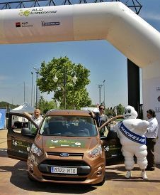 ford_tourneo_connect_ecotour_adl_automotive.jpg