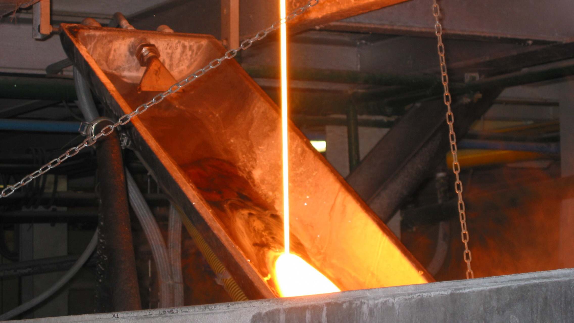 Una línea de producción de fritas para la industria cerámica.