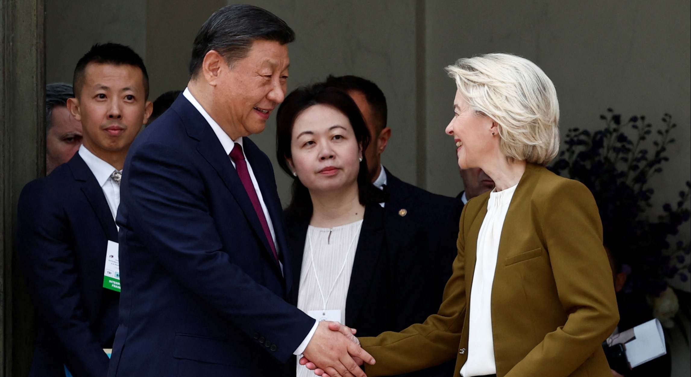 El presidente chino, Xi Jinping y la presidenta de la Comisión Europea, Ursula von der Leyen.