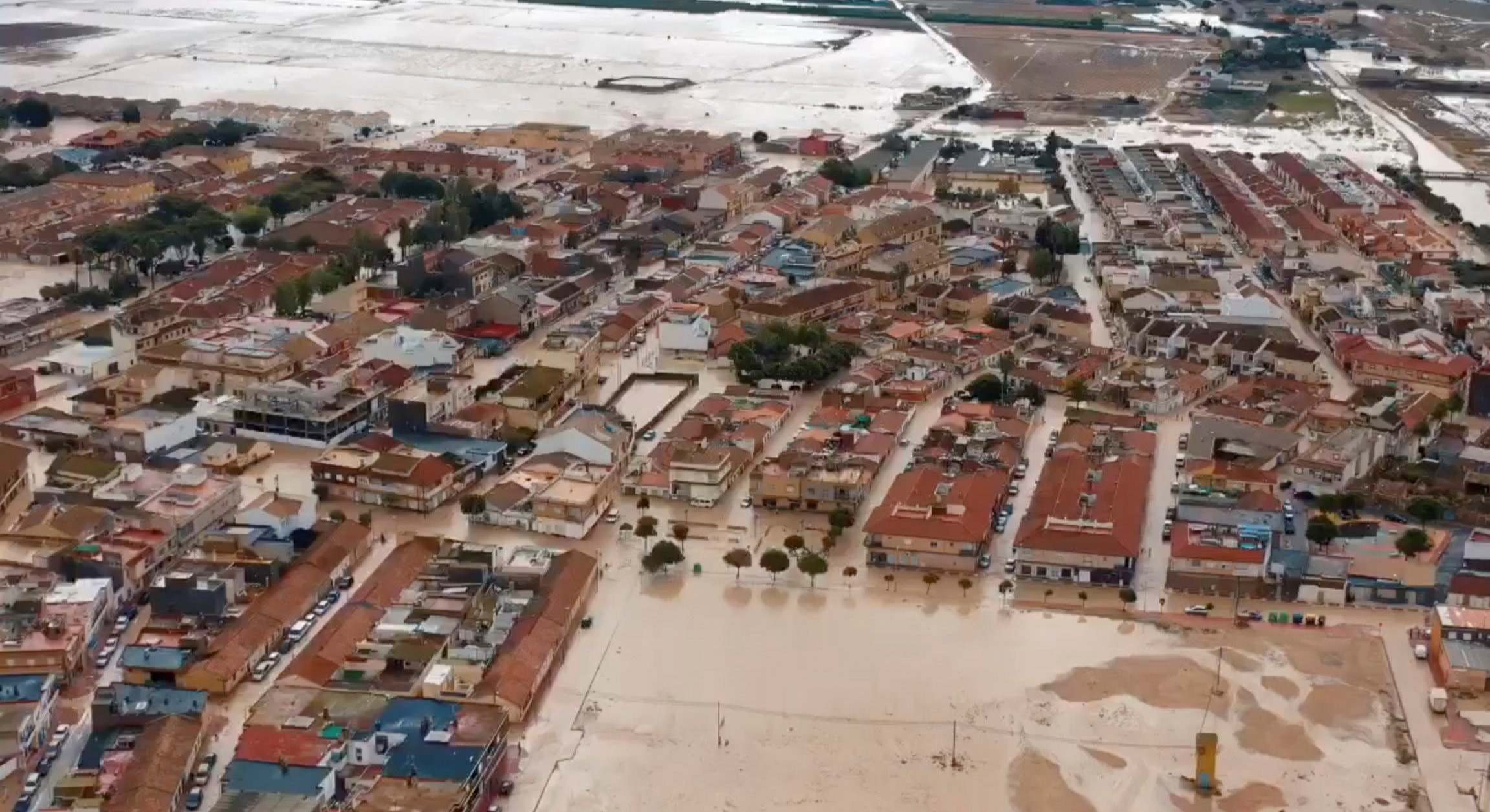 Calles completamente anegadas por el agua.