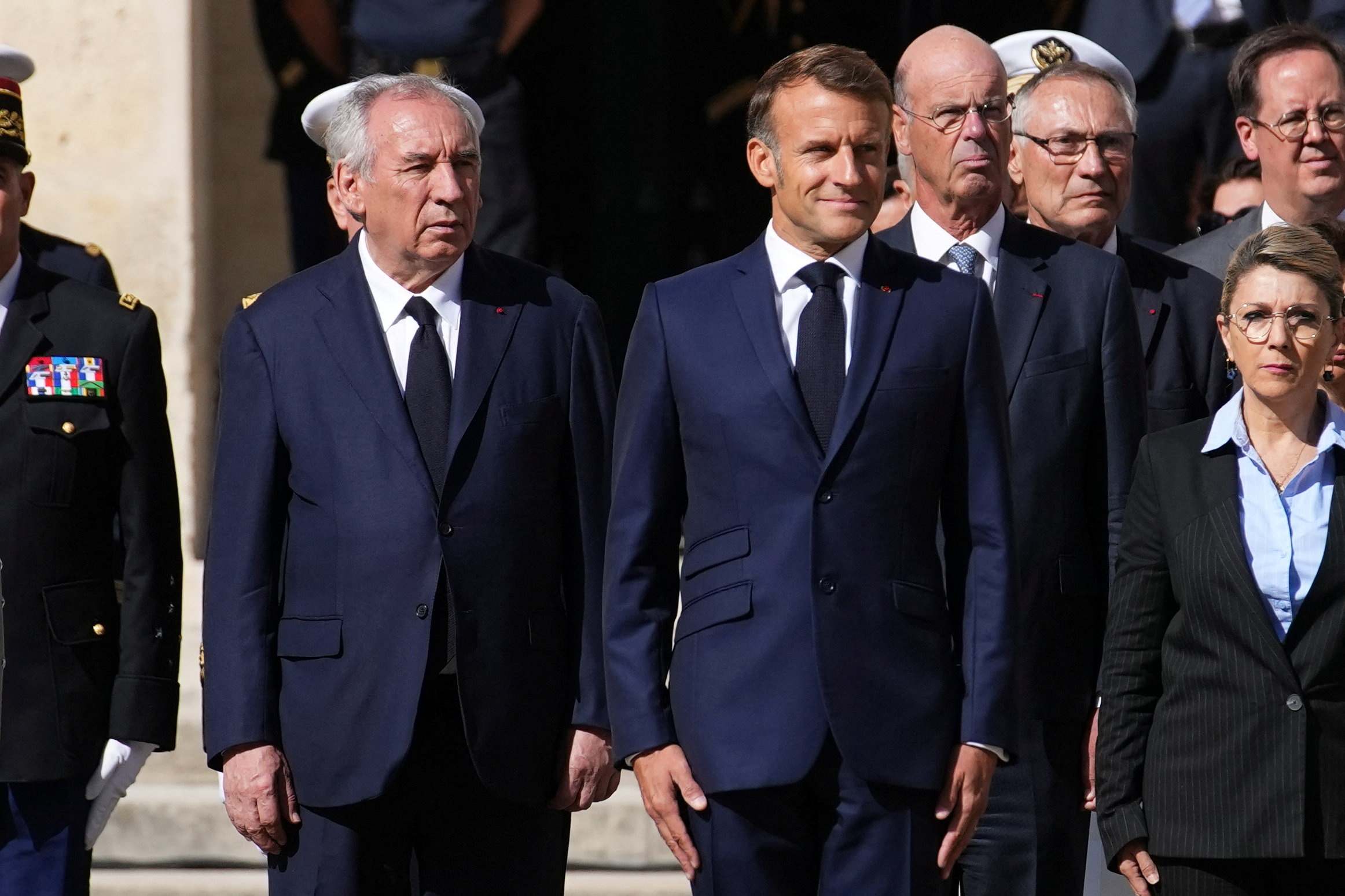 El primer ministro galo, François Bayrou, y el presidente de Francia, Emmanuel Macron.