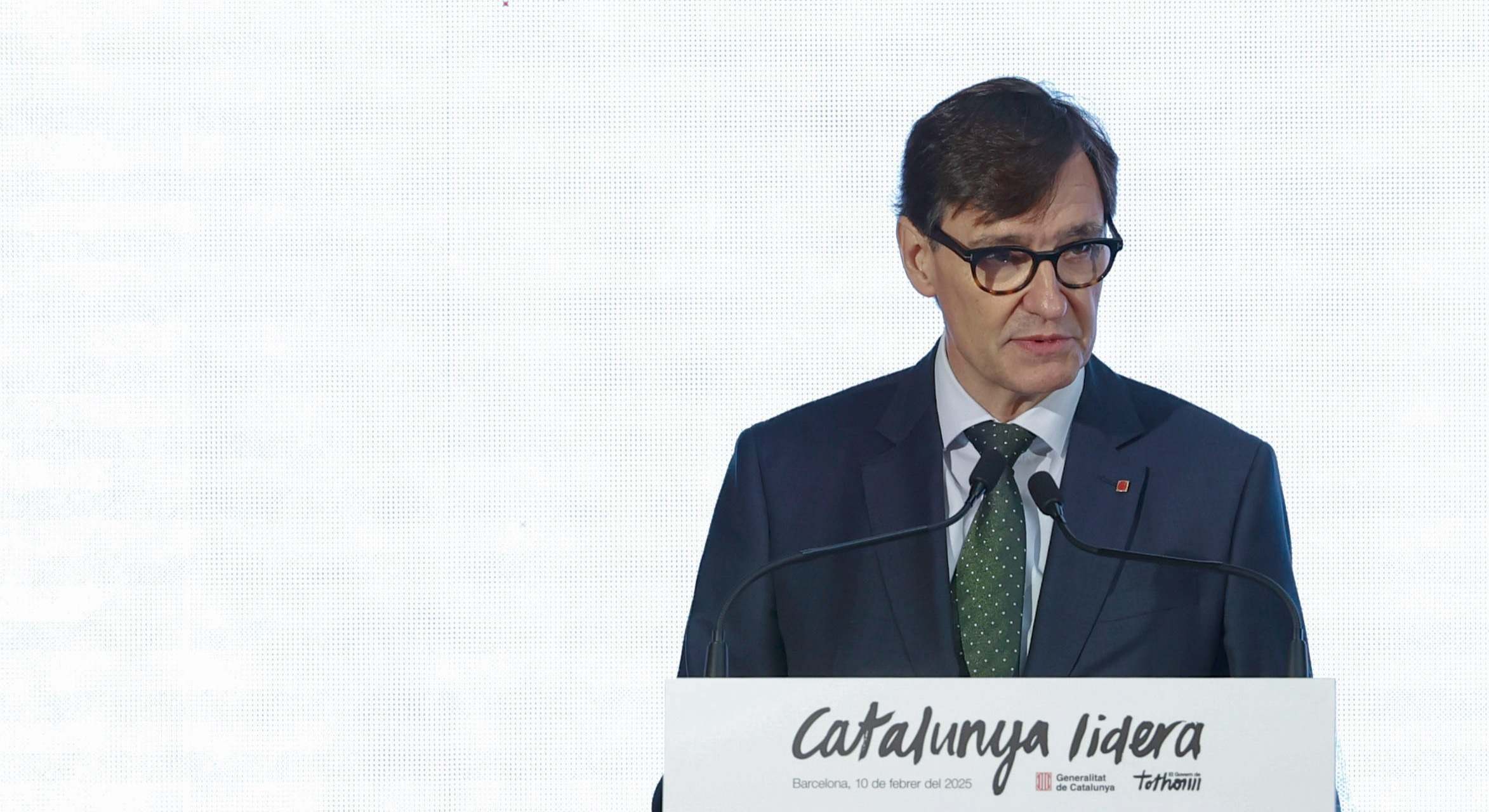 El presidente Salvador Illa, en la presentación del plan de impulso del vehículo eléctrico de la Generalitat. EE