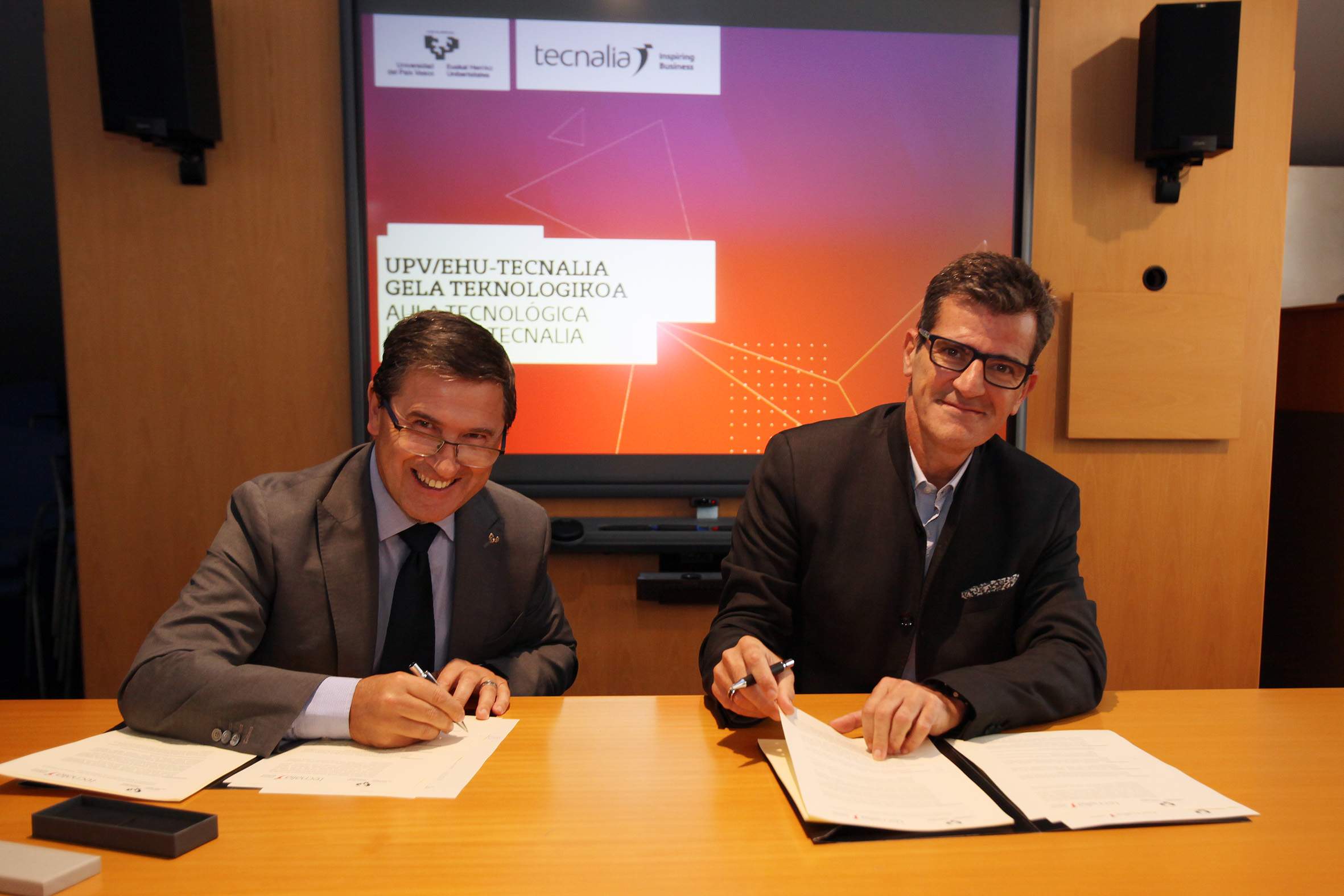 AULA-TECNALIA-EHU-Firma-SEP19.jpg