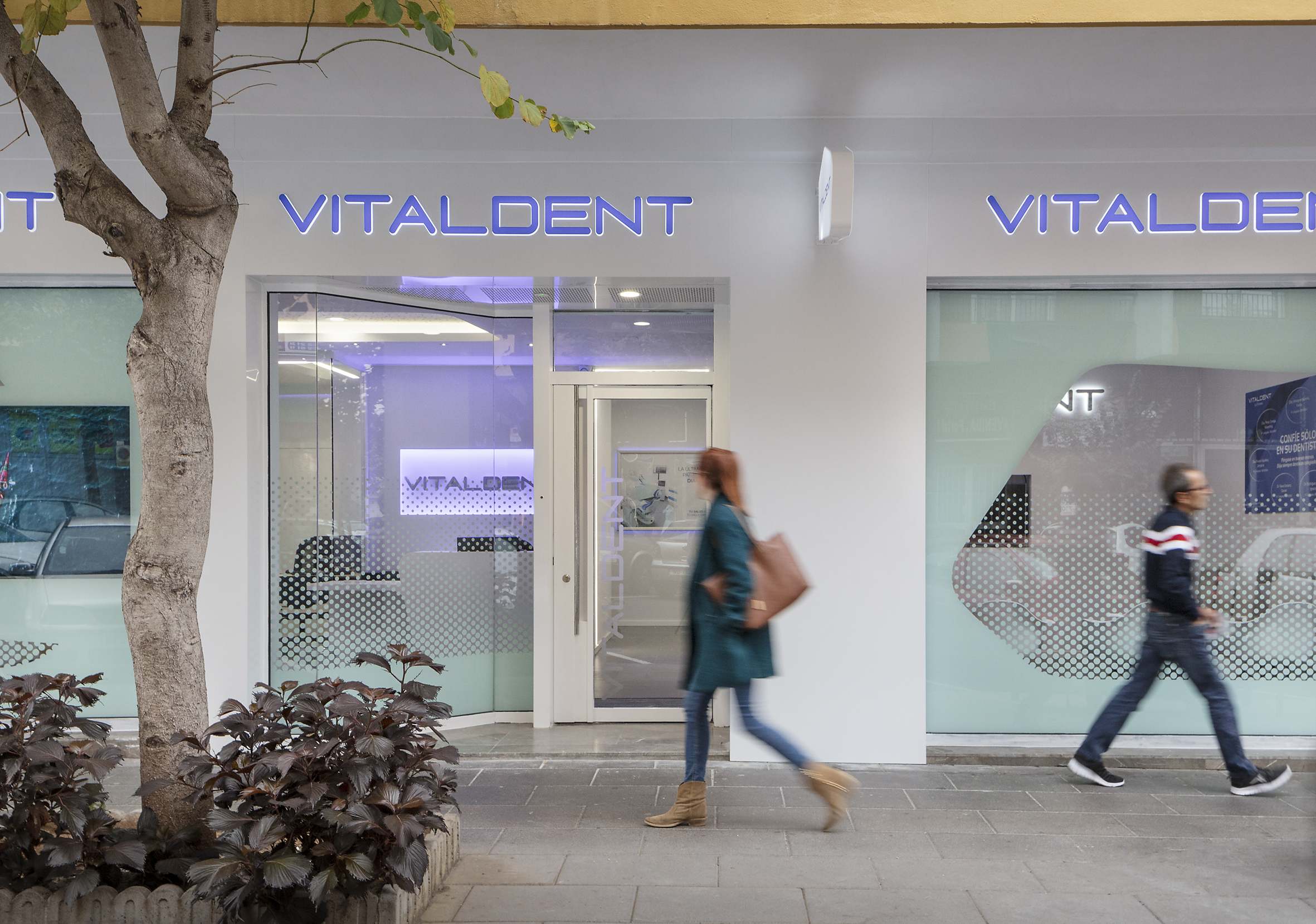 Vista exterior de una de las clínicas de Vitaldent
