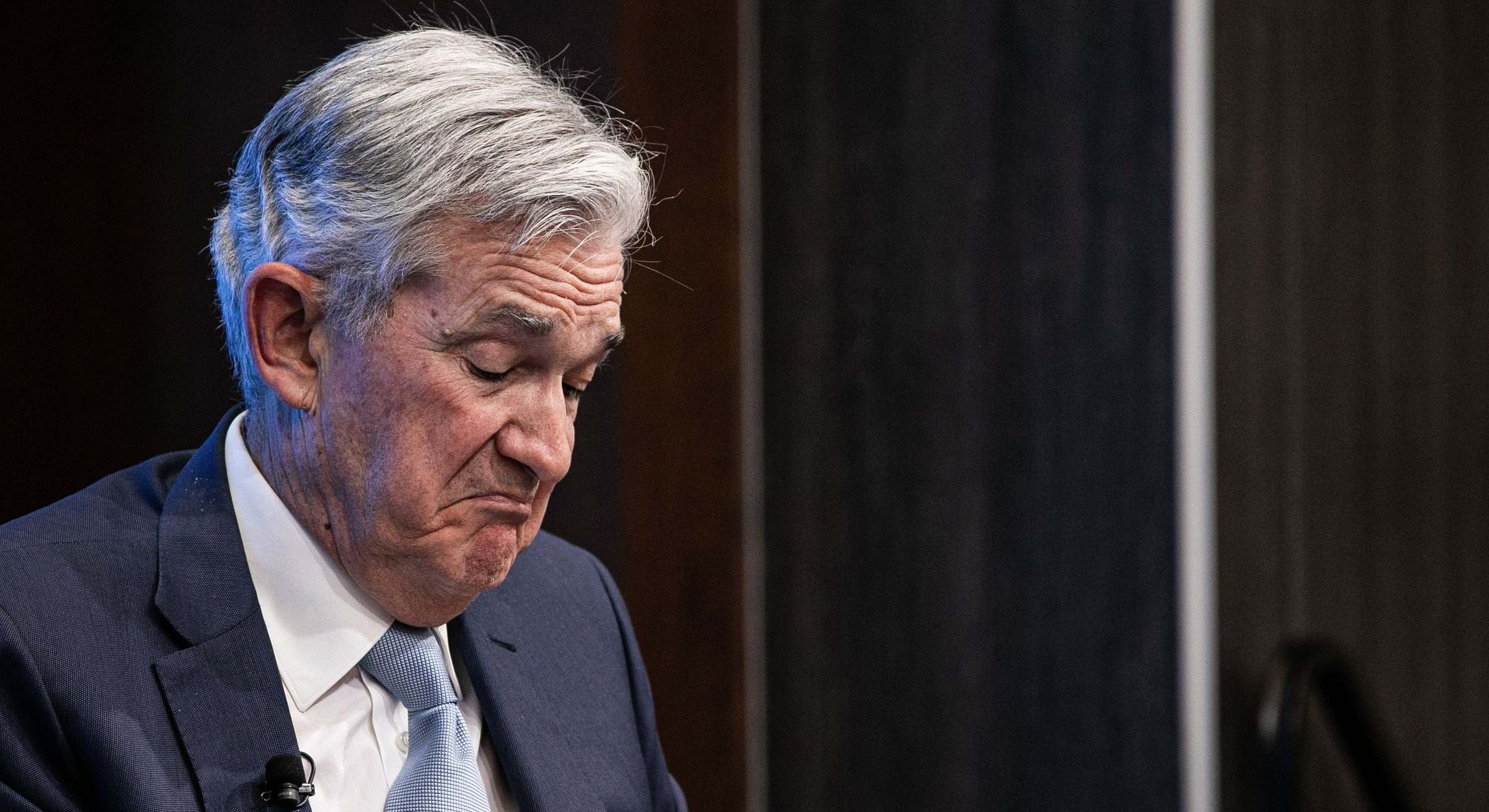 Powell hace una mueca