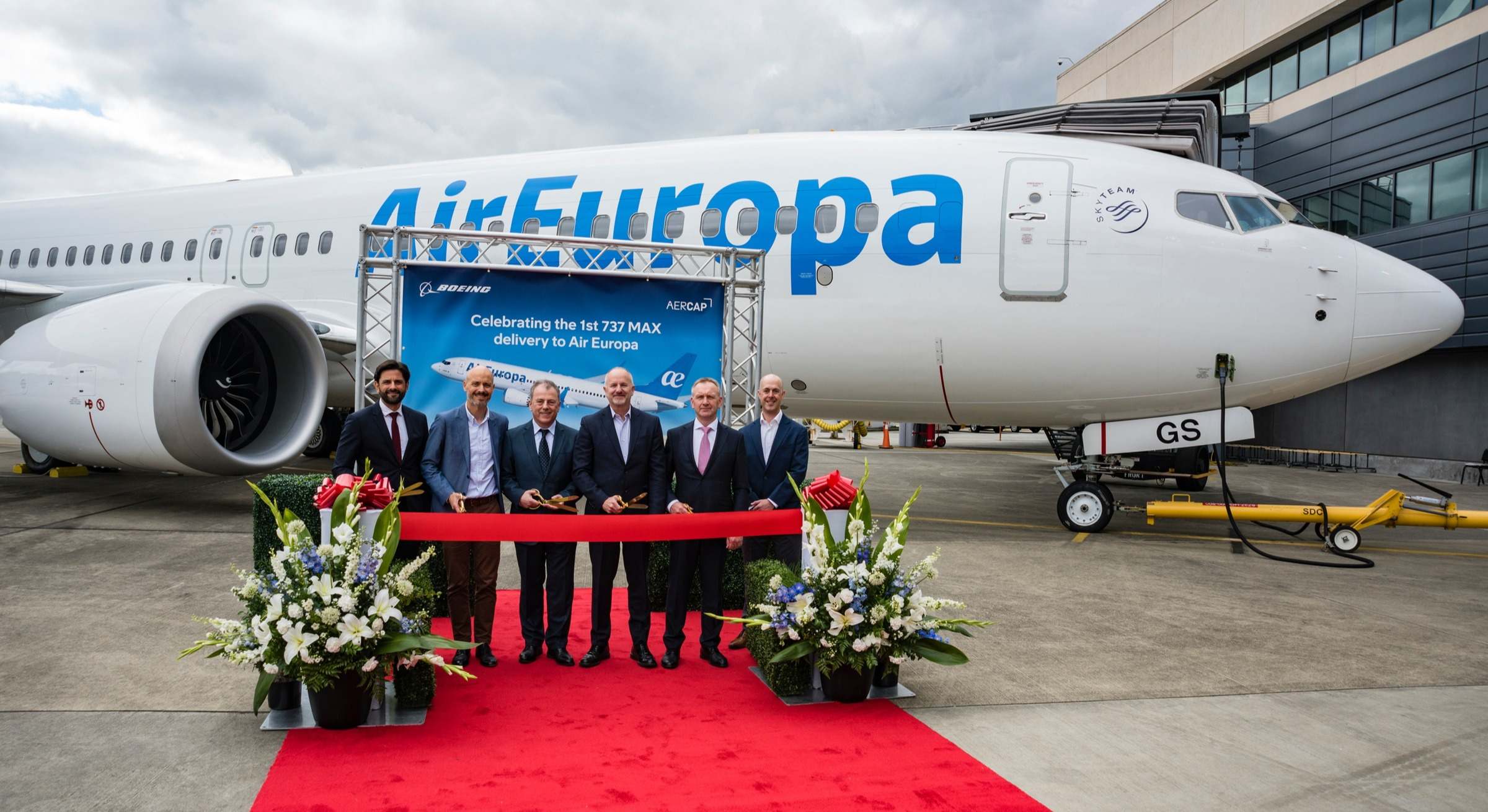Ceremonia de entrega del nuevo avión con representantes de Air Europa, Boeing y AerCap.