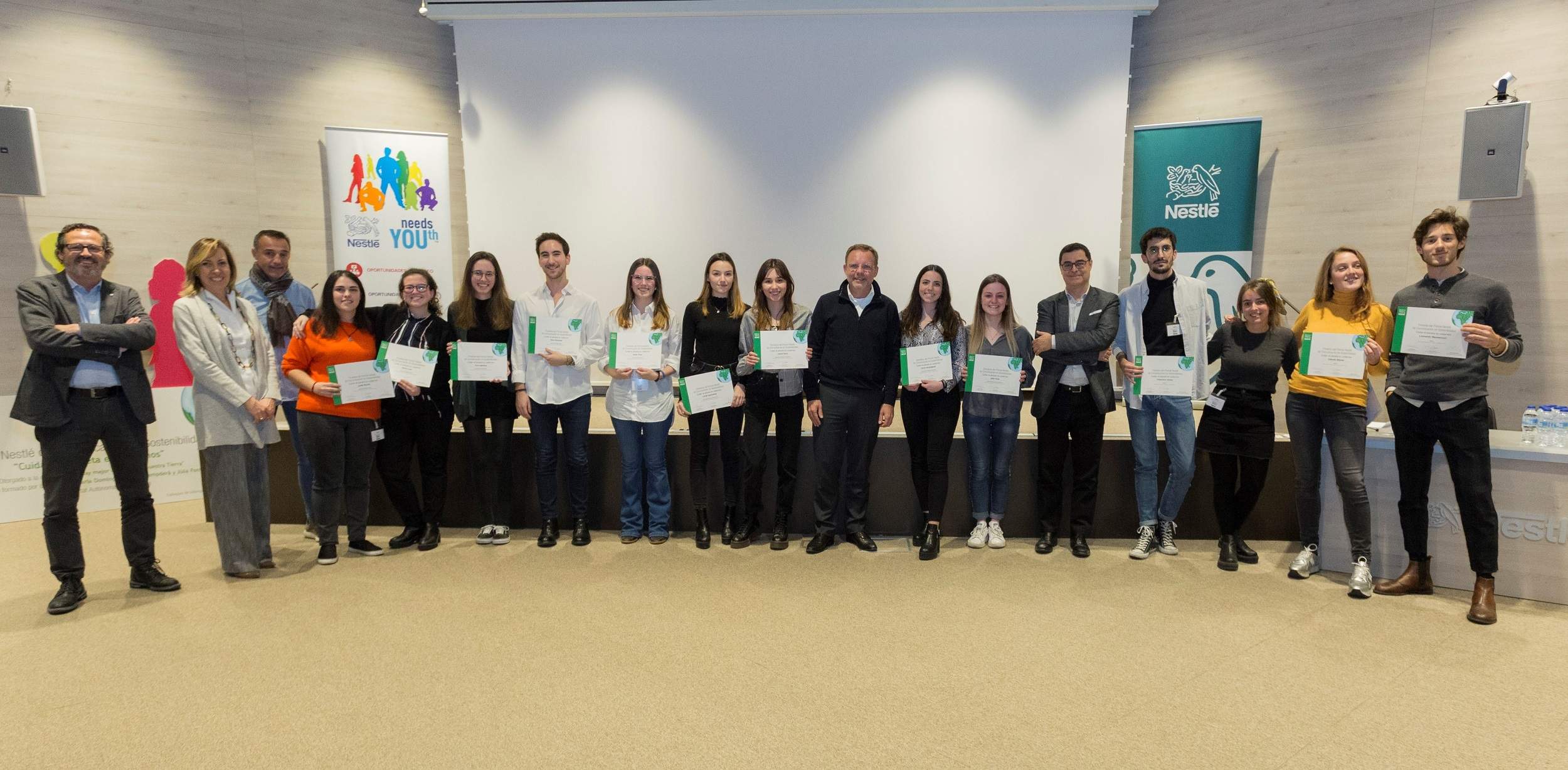 AN0119-Nestle-premia-a-universitarios-por-sus-iniciativas-comunicativas-de-compromiso-medioambiental.jpg