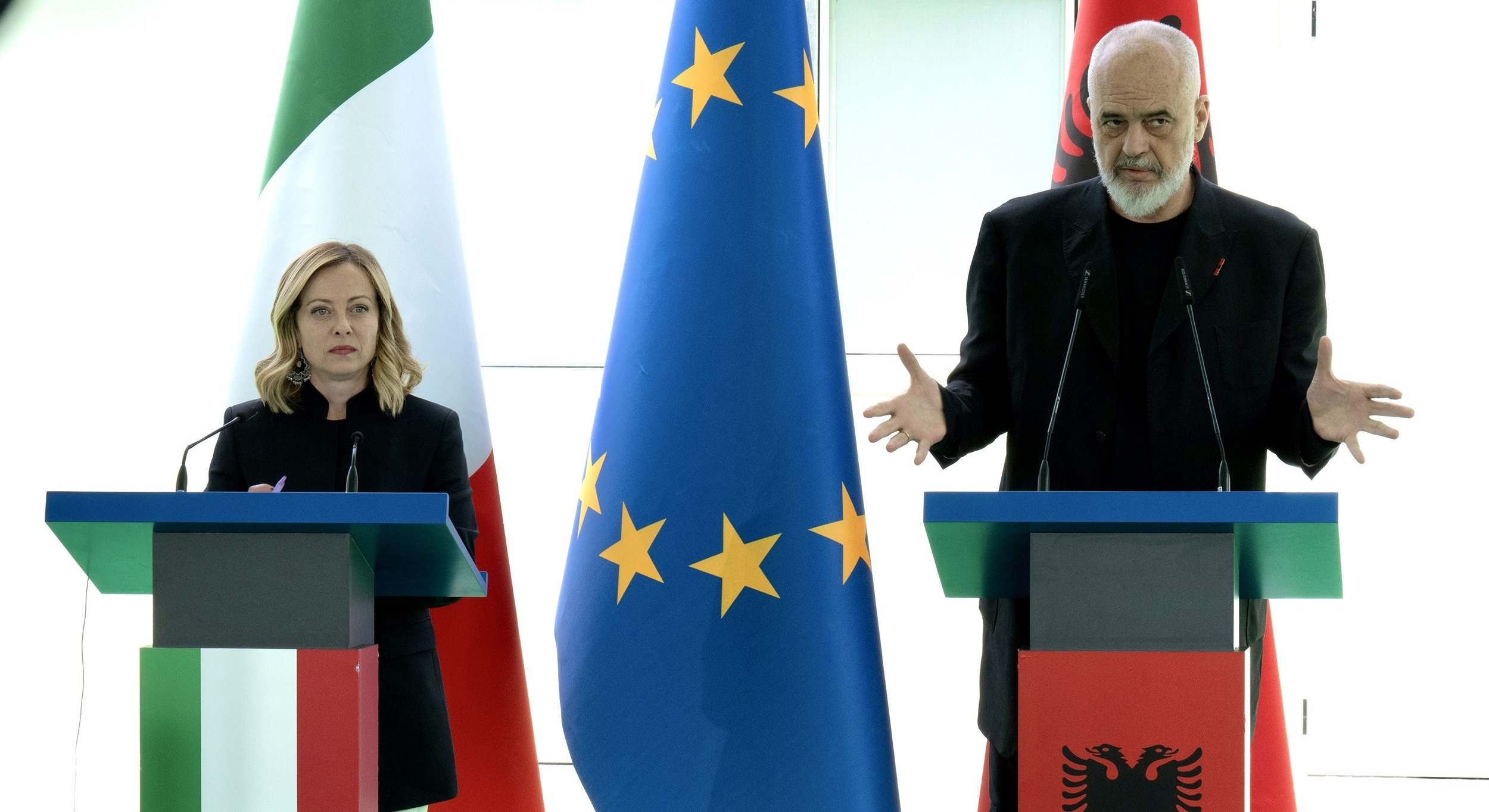 La primera ministra de Italia, Giorgia Meloni, y el primer ministro de Albania, Edi Rama