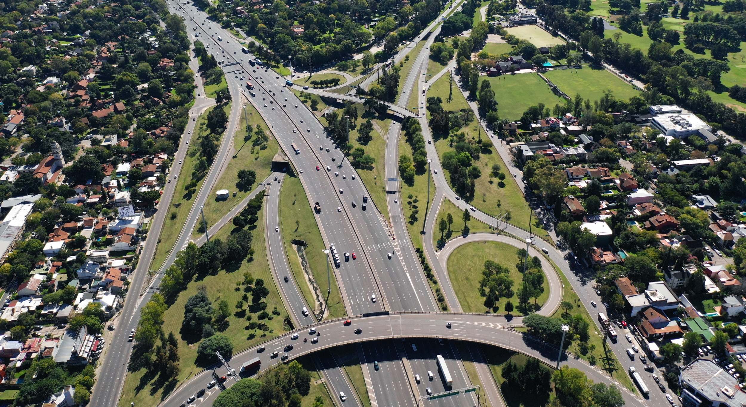 Autopistas sostenibles para conseguir conexiones eficientes y seguras